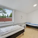 Сasa de vacaciones 8 Bedroom Cozy In Henne Henne Strand