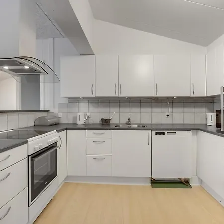 8 Bedroom Cozy In Henne *