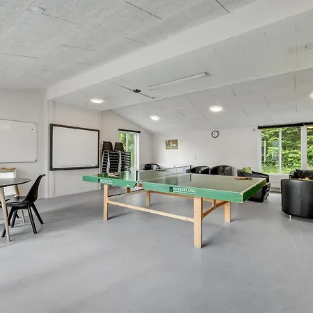 8 Bedroom Cozy In Henne * Henne Strand