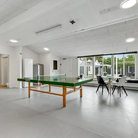 Сasa de vacaciones 8 Bedroom Cozy In Henne *