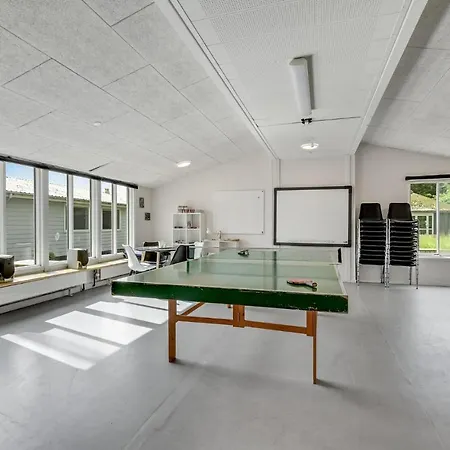 8 Bedroom Cozy In Henne