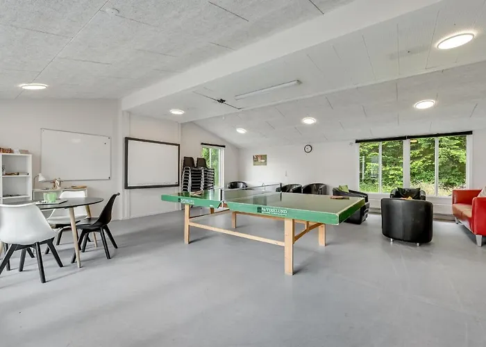 8 Bedroom Cozy In Henne * هين ستراند