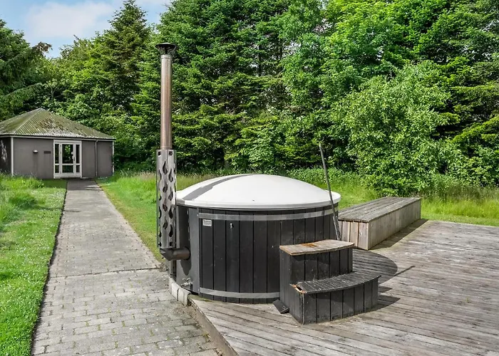 8 Bedroom Cozy In Henne