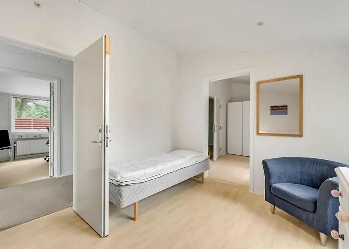 بيت للعطل 8 Bedroom Cozy In Henne *