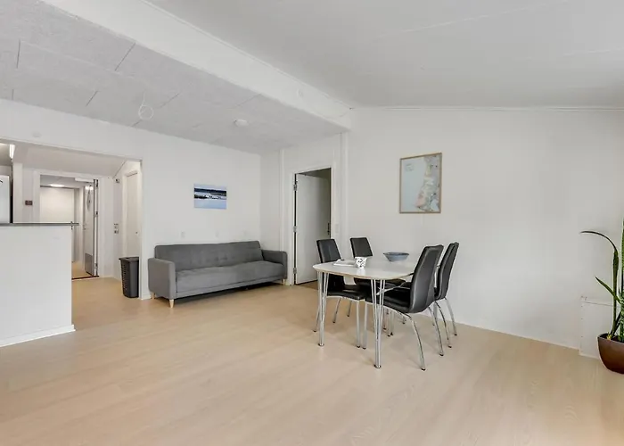 8 Bedroom Cozy In Henne بيت للعطل هين ستراند