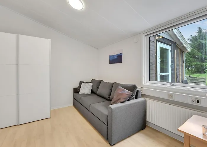 بيت للعطل 8 Bedroom Cozy In Henne *