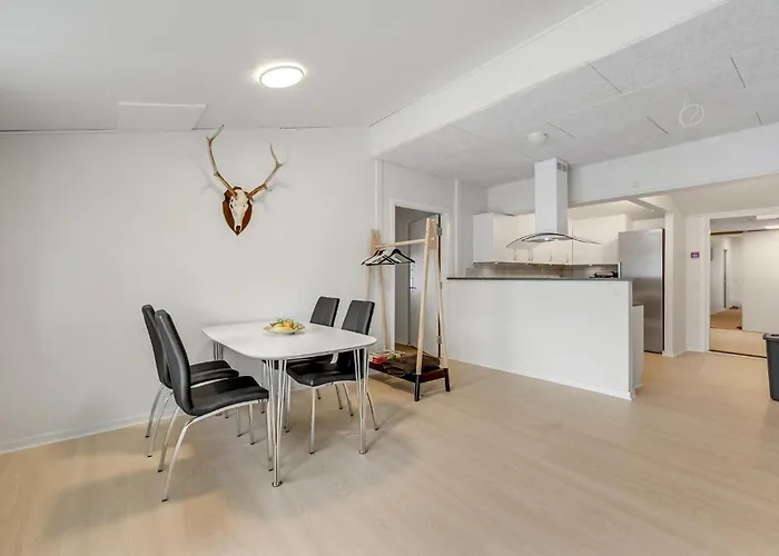 8 Bedroom Cozy In Henne *